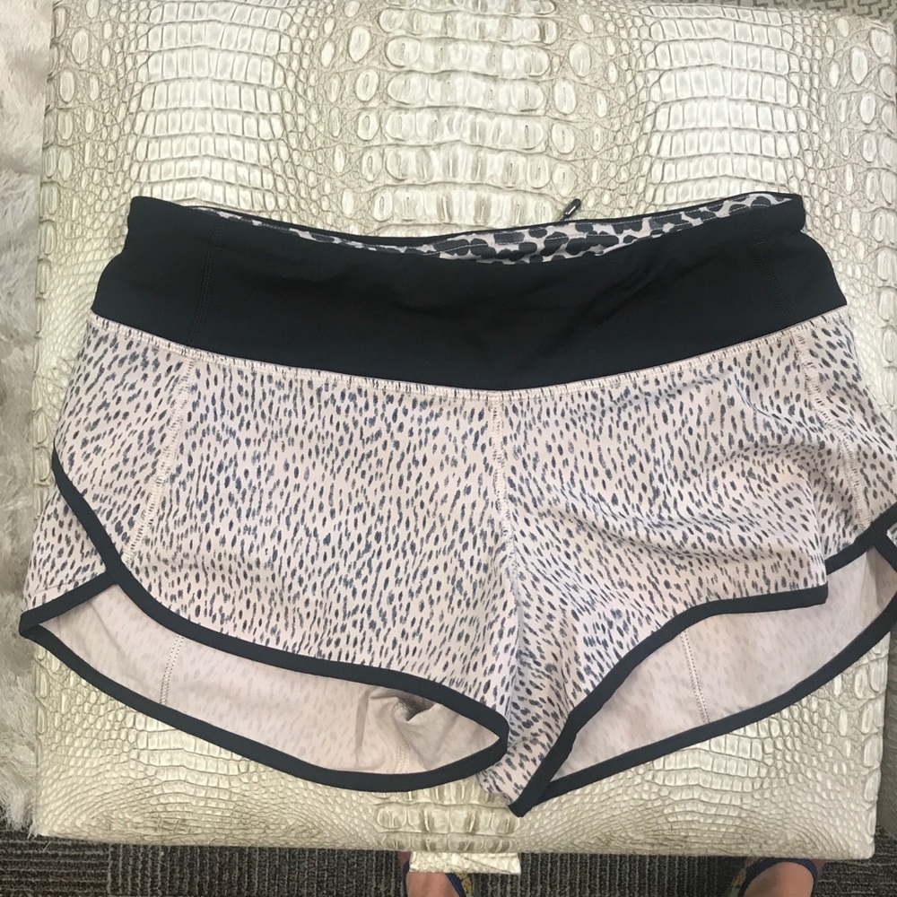 Rare Lululemon pattern short